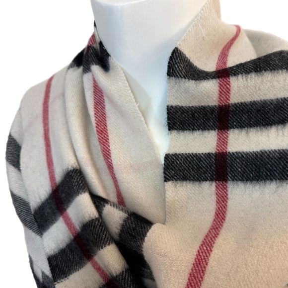 Burberry London 100% Cashmere Scarf 🇬🇧  – Made in England – Classic Check - Picture 5 of 13